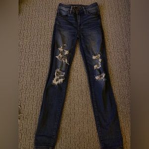 American Eagle Jeans ripped